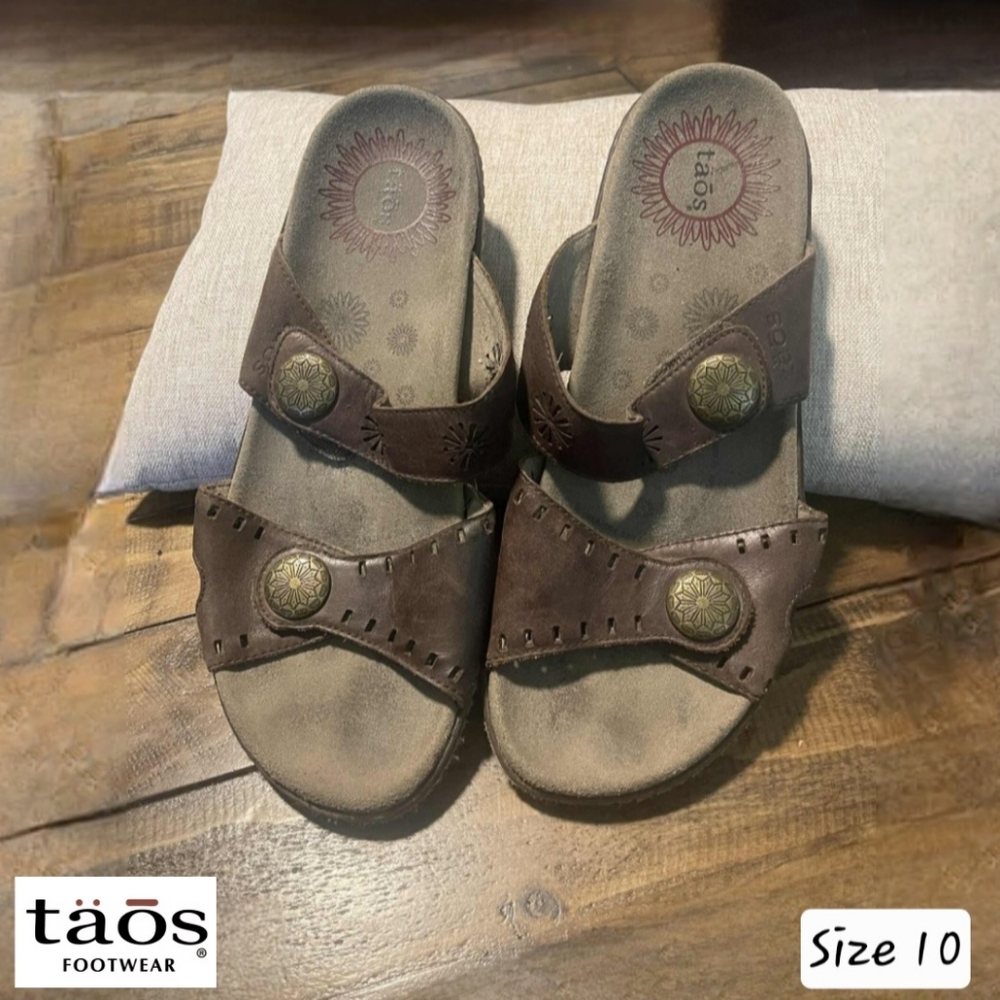 Taos Miracle Dark Brown Leather Straps Slide Wedge Sandals Size 10